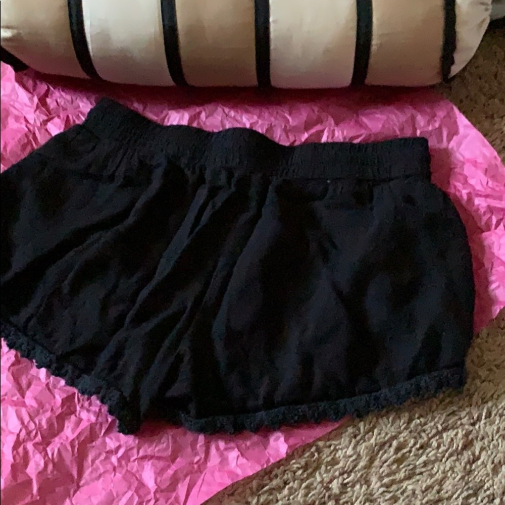 Shorts - Picture 3 of 5